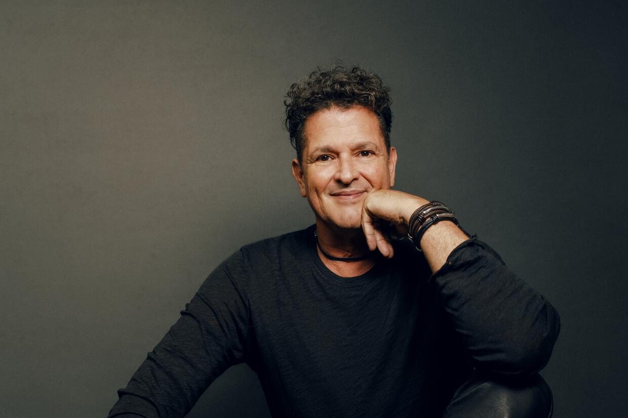 Carlos Vives Persona del Año en los Latin Grammy 2024: Un Homenaje a su Legado Musical y Cultural